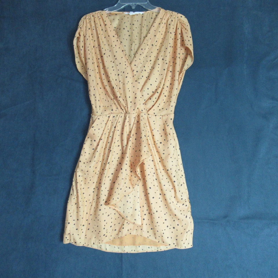 Vestido BCBGeneration para mujer pequeño amarillo a lunares imitación envoltura manga coqueto Foto 1 de 4