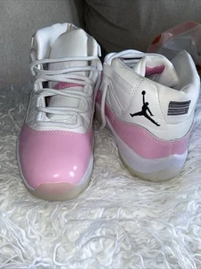 Women Jordan’s Size 7 - Picture 1 of 11