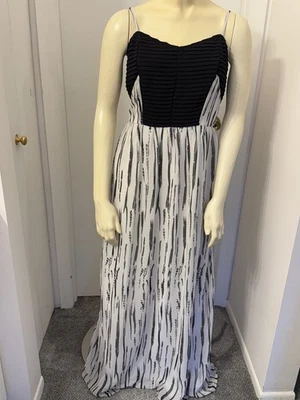 Vestido feminino Bar III de chiffon tamanho médio pequeno  - Imagem 1 de 4