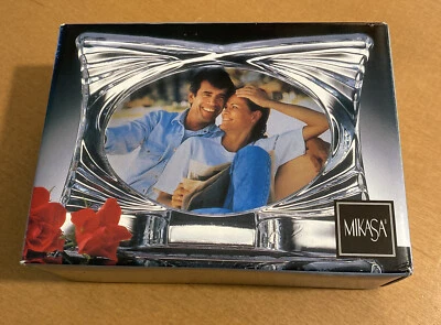 Marco de fotos de cristal ovalado retrato pulido Mikasa para foto de 4,5"X 3" Foto 1 de 4