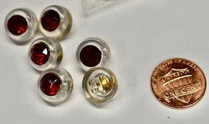 VINTAGE 6 CLEAR PLASTIC made with Swarovski RED GLASS BUTTON BUTTONS • 13mm - Picture 1 of 1