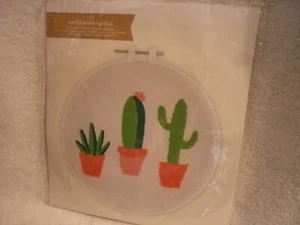 Cactus Embroidery Kit Beginner with 8" plastic hoop frame CACTUS - Picture 1 of 5