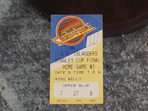 1982 STANLEY CUP FINALS GAME 3 TICKET STUB VANCOUVER CANUCKS NEW YORK ISLANDERS Cover