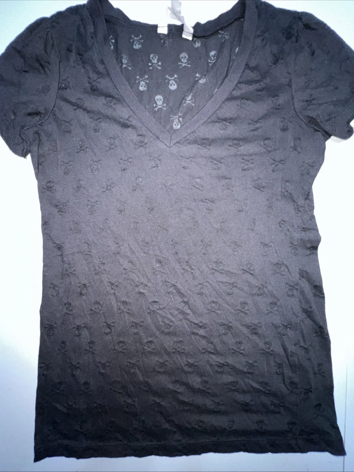 Energie Top Juniors Mujer XL Camisa Blusa Negra Cuello en V Calaveras Manga Corta Foto 1 de 4