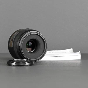 Nikon AF-S DX Micro-NIKKOR 40mm 1:2,8G - Bild 1 von 7