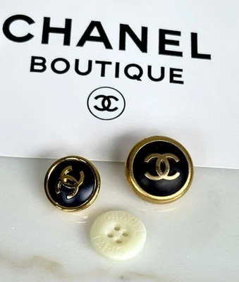 CHANEL 1990s XXL VINTAGE CC BLACK GOLD CC  3 BUTTONS JACKET  ORIGINAL  SET NEW - Image 1 of 4