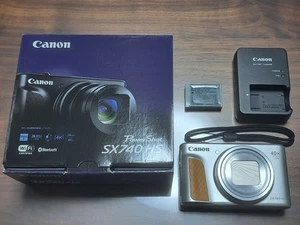 Canon PowerShot SX740 HS 20.3MP Digital Camera Silver W/Batteries, Chargers - Picture 1 of 8