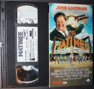 MATINEE (vhs) John Goodman, Simon Fenton, Cathy Moriarty. VG. Rare. Comedy. 1993 - Bild 1 von 2