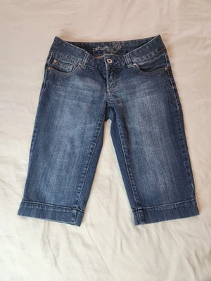 Refuge Bermuda Shorts Low Rise Medium Wash ( 14 inch Inseam ) Junior's size 5 - Image 1 of 4