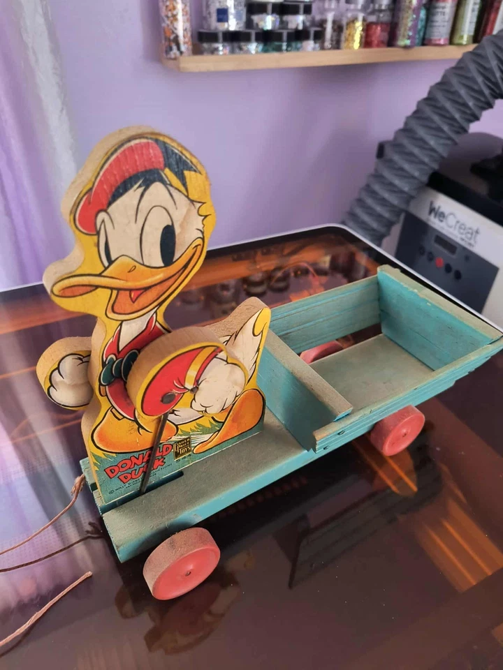 Vagón de juguete vintage Disney Donald Duck Pull # 544 Fisher Price Foto 1 de 1