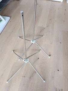 2 UNIVERSAL STATIVE für beliebige Einsatzzweck zusammenklappbar Höhe 88cm Alu - Picture 1 of 4
