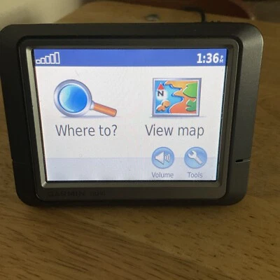 Garmin Nüvi 260 GPS Bundle With Charger And Case - Image 1 of 4