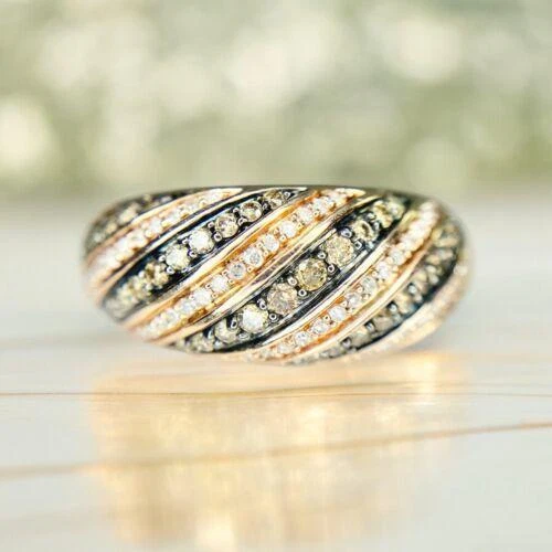 Anillo de cóctel de oro rosa de 10k de diseño natural elegante con banda de cúpula de diamantes marrones Foto 1 de 4