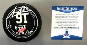 ANDREAS ATHANASIOU SIGNIERT DETROIT RED WINGS OFFIZIELLER PUCK MIT 1. TOR BECKETT COA - Bild 1 von 2
