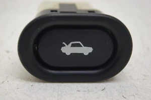 2001 SAAB 9-5 Trunk Release Switch 4733440 - Picture 1 of 4