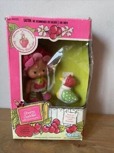 Kenner Strawberry Shortcake Cherry Cuddler 1982 vintage con grosella espinosa - Imagen 1 de 9