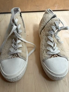 NWOB Dolce Vita Sherpa Animal Print High Top Sneaker SZ 8.5 Retail $139. - Picture 1 of 4