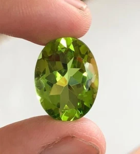 17.25 Cts Green Peridot, Top Quality Faceted Green Peridot Doublet Gemstone - Picture 1 of 4