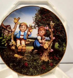 Danbury Mint M J Hummel Little Companions " Apple Tree Boy And Girl " Plate - Picture 1 of 3
