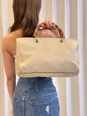 Bolso de mano GUCCI para mujer con asa de bambú cuero blanco/marfil Foto 1 de 4