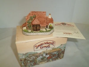 1993 David Winter Cottages British Traditions Harvest Barn October w/ Box &COA - Picture 1 of 8