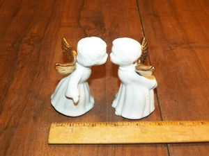 Vintage GIFTCO White Porcelain Kissing Angels w Gold Wings - Picture 1 of 6