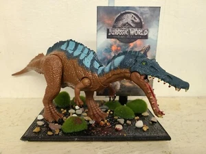 Jurassic World maßgeschneiderte Figur mit Sockel - Bild 1 von 1