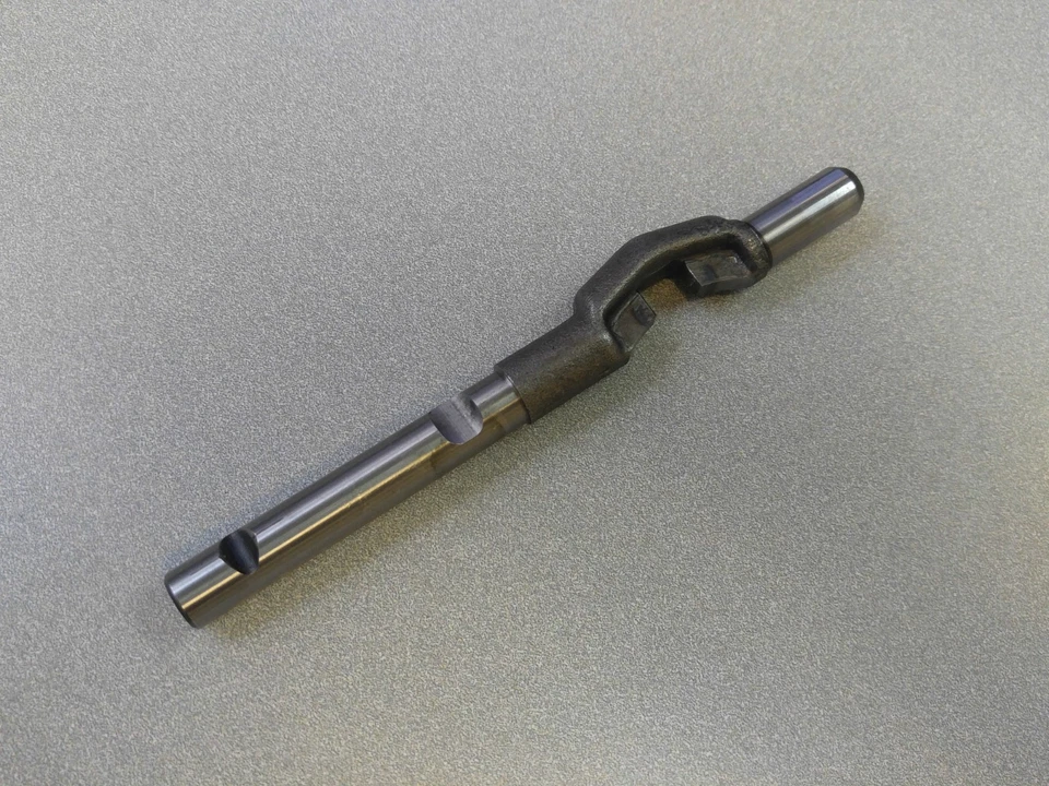 EXCELLENT ORIGINAL PORSCHE 914 TRANSMISSION 2ND TO 3RD SHIFT ROD 1973-76 NLA 1 - Image 1 of 4