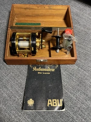 Abu Ambassadeur 5000C De Luxe Bait Casting Reel Made In Sweden Foot #13654 - Image 1 of 4