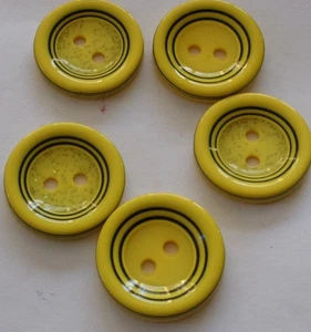 Lot of 5 YELLOW COLOR with BLACK rings 1 inch 2-hole Buttons NEW - Picture 1 of 2