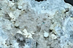 VERY RARE HYDRODRESSERITE, DRESSERITE, STRONTIANITE, WELOGANITE ON QUARTZ,CANADA - Picture 1 of 3