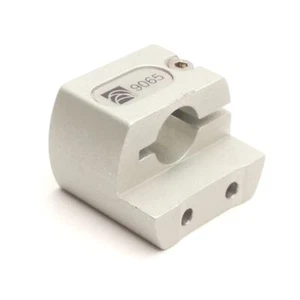 Newport 9065 Micrometer Clamp For Manual Linear Stages, 0.4" Mount Spacing - Picture 1 of 5