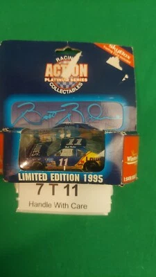 1995 1/64th Action Platinum Series #11 Brett Bodine Lowe's Ford              Foto 1 de 3