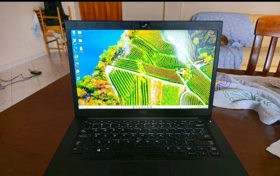 DELL LATITUDE 7490 14" i5-8650U 8CORE 8GB 256gb - Immagine 1 di 1