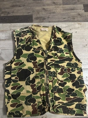 Vintage SafTBak Hunting Vest Men Size Small Duck Camo Camouflage Utility USA - Image 1 of 4