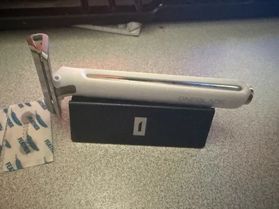 Juego de cepillos, tazón y afeitadora OneBlade Foto 1 de 4