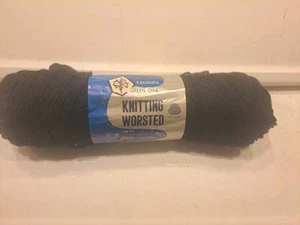 VTG Kresge's Green Oak Knitting Worsted Yarn 4 Ply 4 Oz Black 530 Dyelot 4064 - Picture 1 of 4