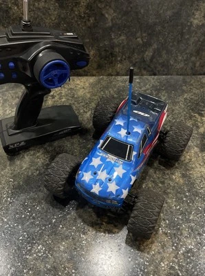 team associated rc18mt (brushless)  with extra roller - Image 1 of 4