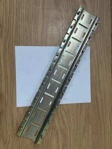 ALLEN BRADLEY 700-MP9 UNIVERSAL MOUNTING STRIP, 9 RELAYS PER STRIP *NEW SURPLUS - Picture 1 of 1