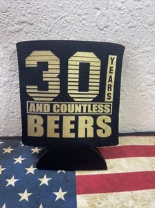 30 años e innumerables cervezas lata Koolie botella y lata aislante - Imagen 1 de 3