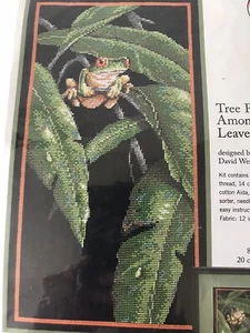 DIMENSIONS TREE FROG AMONG THE LEAVES BEAUTIFUL COUNTED CROSS STITCH KIT NIP - Picture 1 of 3