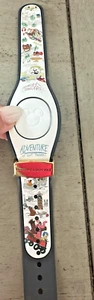 !Brand New 2022 World Of Pixar Dooney & Bourke Disney MagicBand Limited Edition - Picture 1 of 2