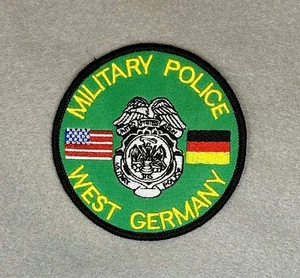 FAVOLOSA E RARA TOPPA RICAMATA IN FERRO DA STIRO POLIZIA MILITARE GERMANIA OCCIDENTALE... - Foto 1 di 2