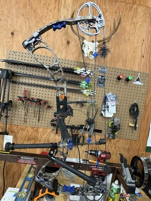 Prime Defy 50-60 Pound Bow Right Hand. 27 1/2 Inch Draw with ultra rest from QAD - Image 1 of 4