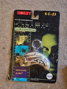 Hobby Tsukuda Alien Schlüsselanhänger KC 23 Newborn Alien - Bild 1 von 3