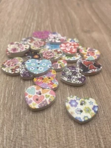 17mm Love Heart Flowers Wooden Buttons Crafts Scrapbooking Mixed Patterns 2 Hole - Picture 1 of 13