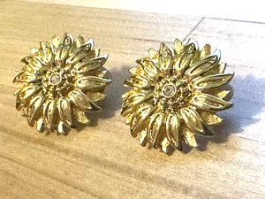 Vtg JOAN RIVERS CLIP EARRINGS GOLDEN SUNFLOWERS w CRYSTAL CENTERS Nice Quality - Picture 1 of 6
