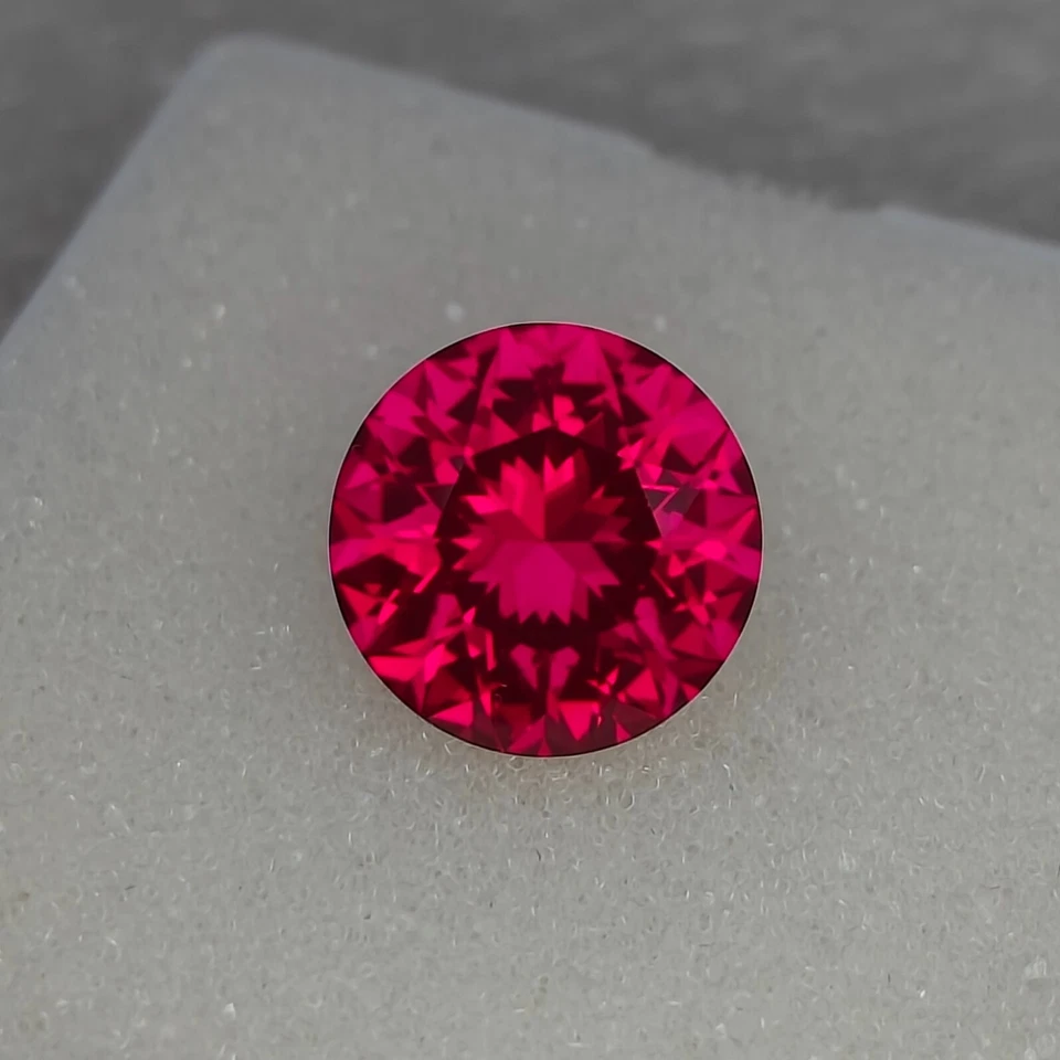Precision Cut - 7.70 ct Lab Ruby, 12 MM Round Cut Ruby, Solitaire Gemstone - Image 1 of 4