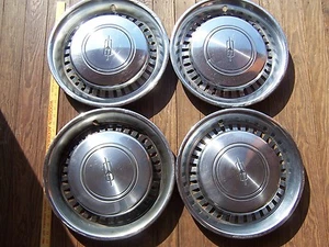 4 Vintage Hubcaps Oldsmobile Set of 4 - Picture 1 of 10