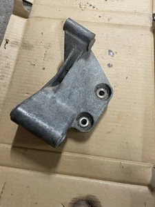 BMW E32 E34 M30 3.5L AC POWER STEERING PUMP SUPPORTING BRACKET 1707162 - Picture 1 of 7